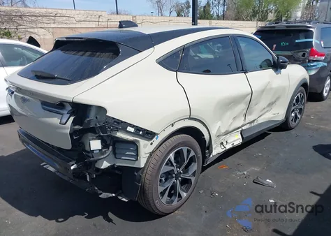 2025 Ford Mustang Mach-E Select z USA, uszkodzony, nr VIN 3FMTK1R47SMA42048